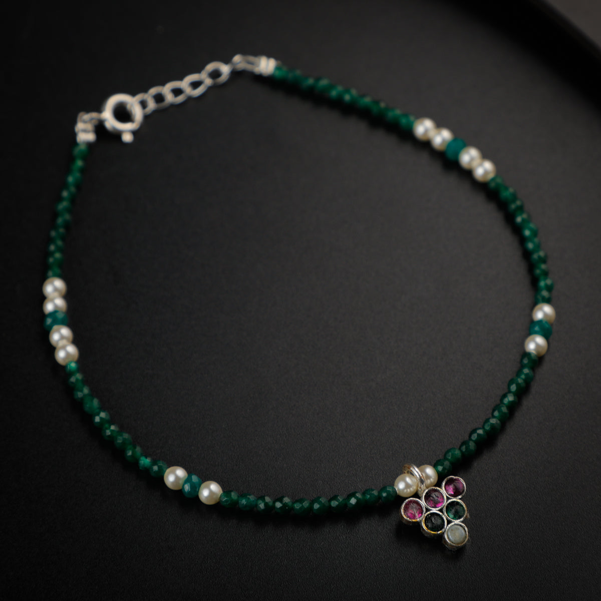 Green Onyx and Creamy Pearls Silver Anklet with Inverted Triangle Motif