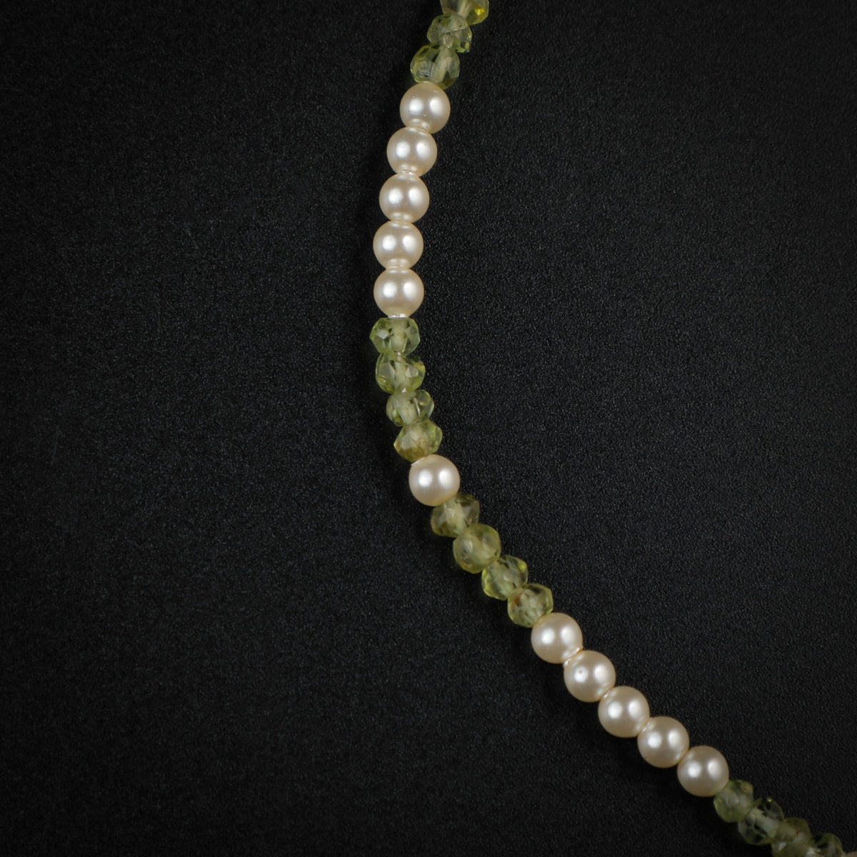 Peridot and Creamy Pearls Anklet with Bird Motif