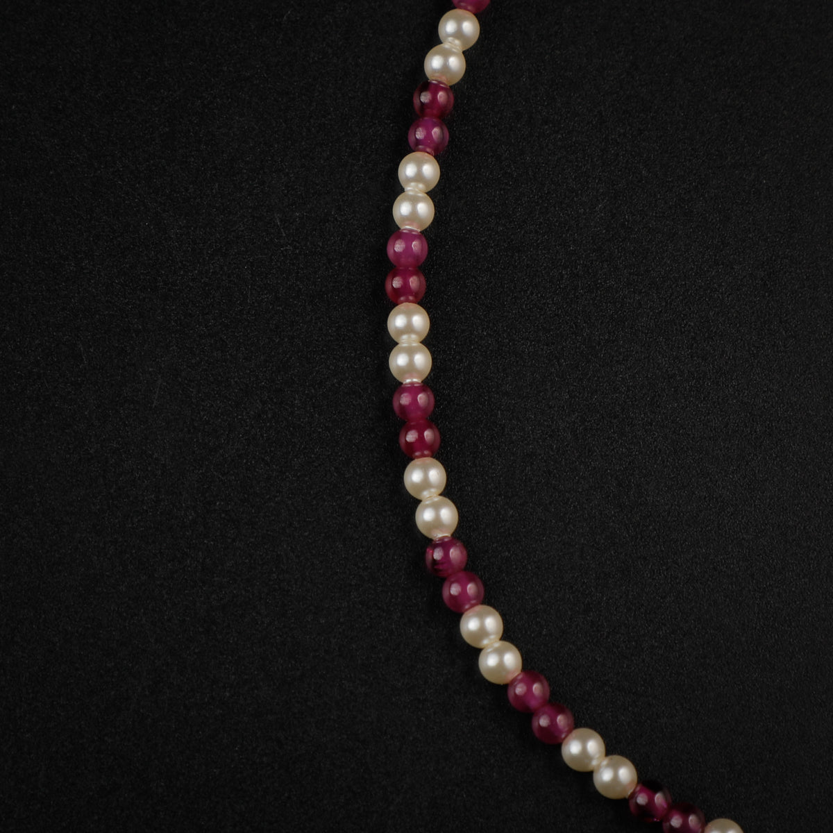 Creamy Pearls & Ruby Silver Anklet