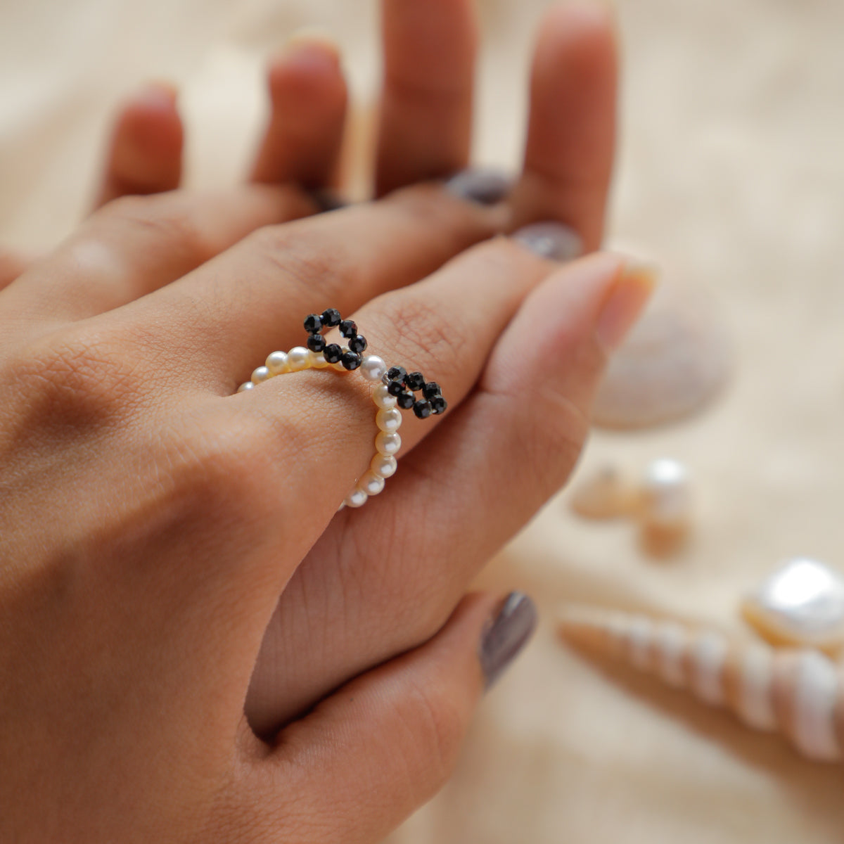 Silver Pearl Bow-Ring with Black Spinel