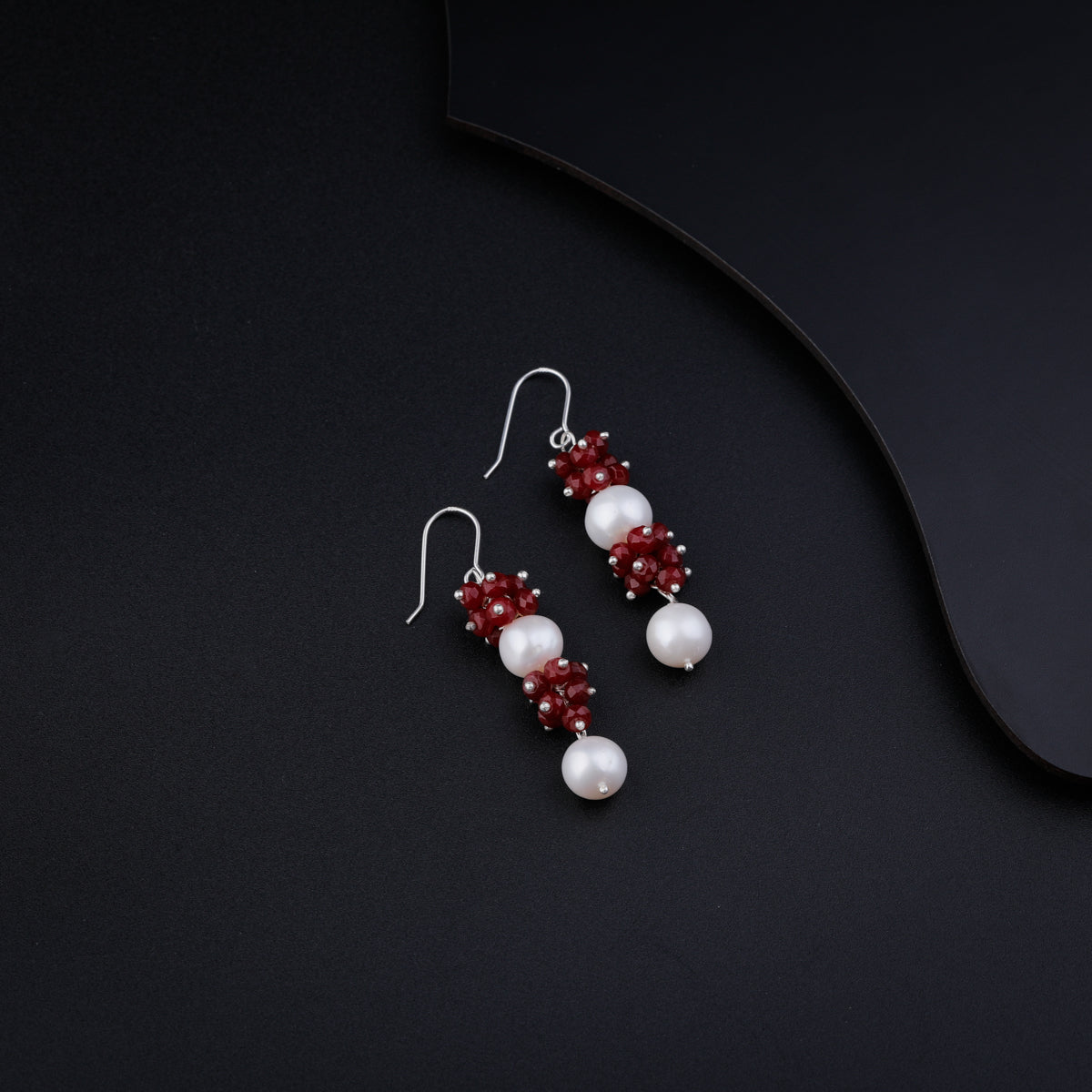 Silver Earring with Garnet and Pearls