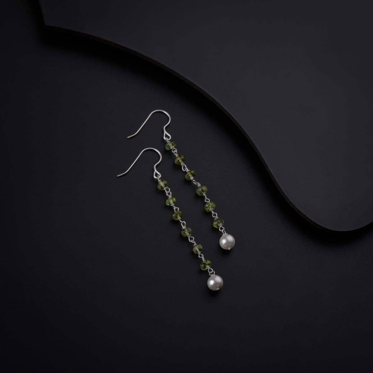 Peridot and Pearl Dangler Earring