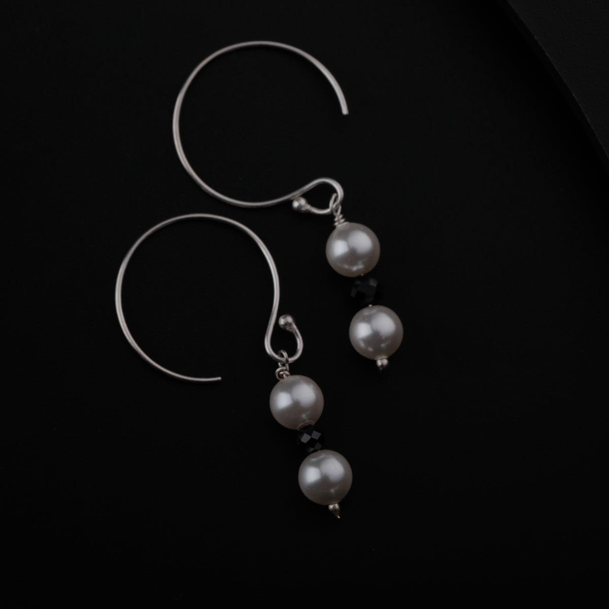 Silver Pearl Earring with Black Spinel