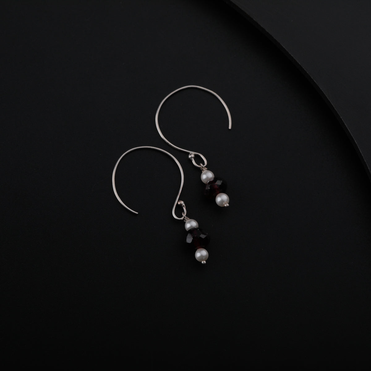 Silver Earring with Garnet and Pearls