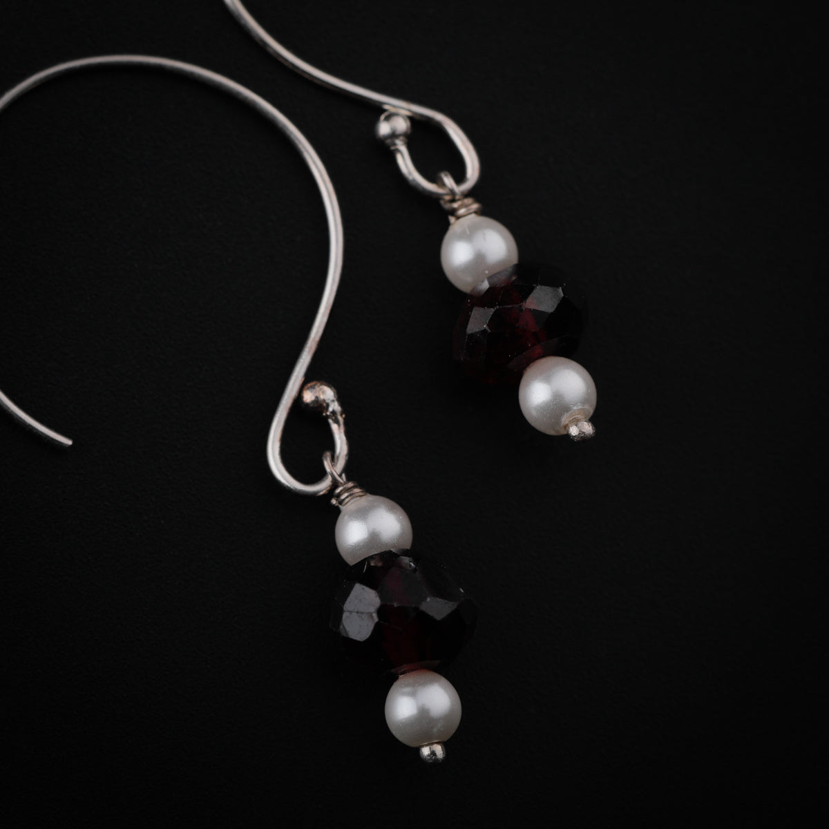 Silver Earring with Garnet and Pearls