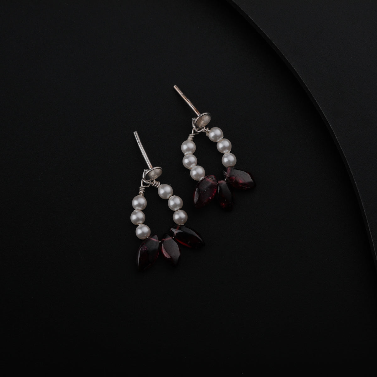 Silver Earring with Garnet and Pearls