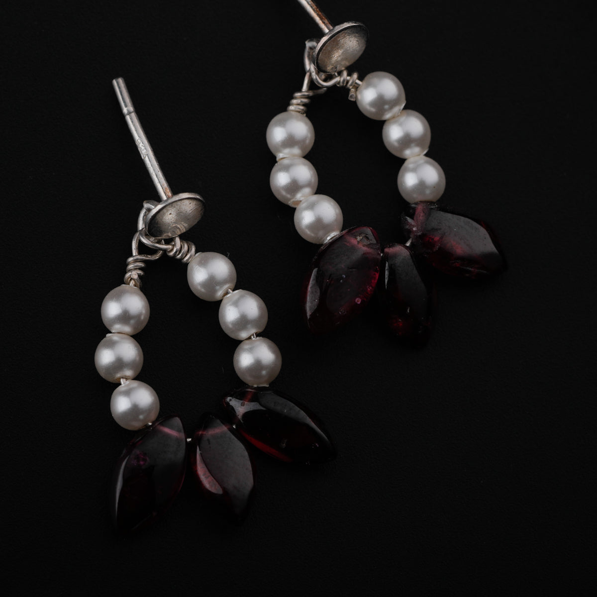 Silver Earring with Garnet and Pearls