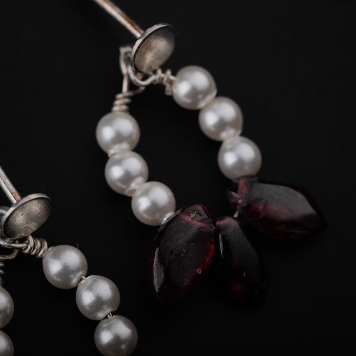 Silver Earring with Garnet and Pearls