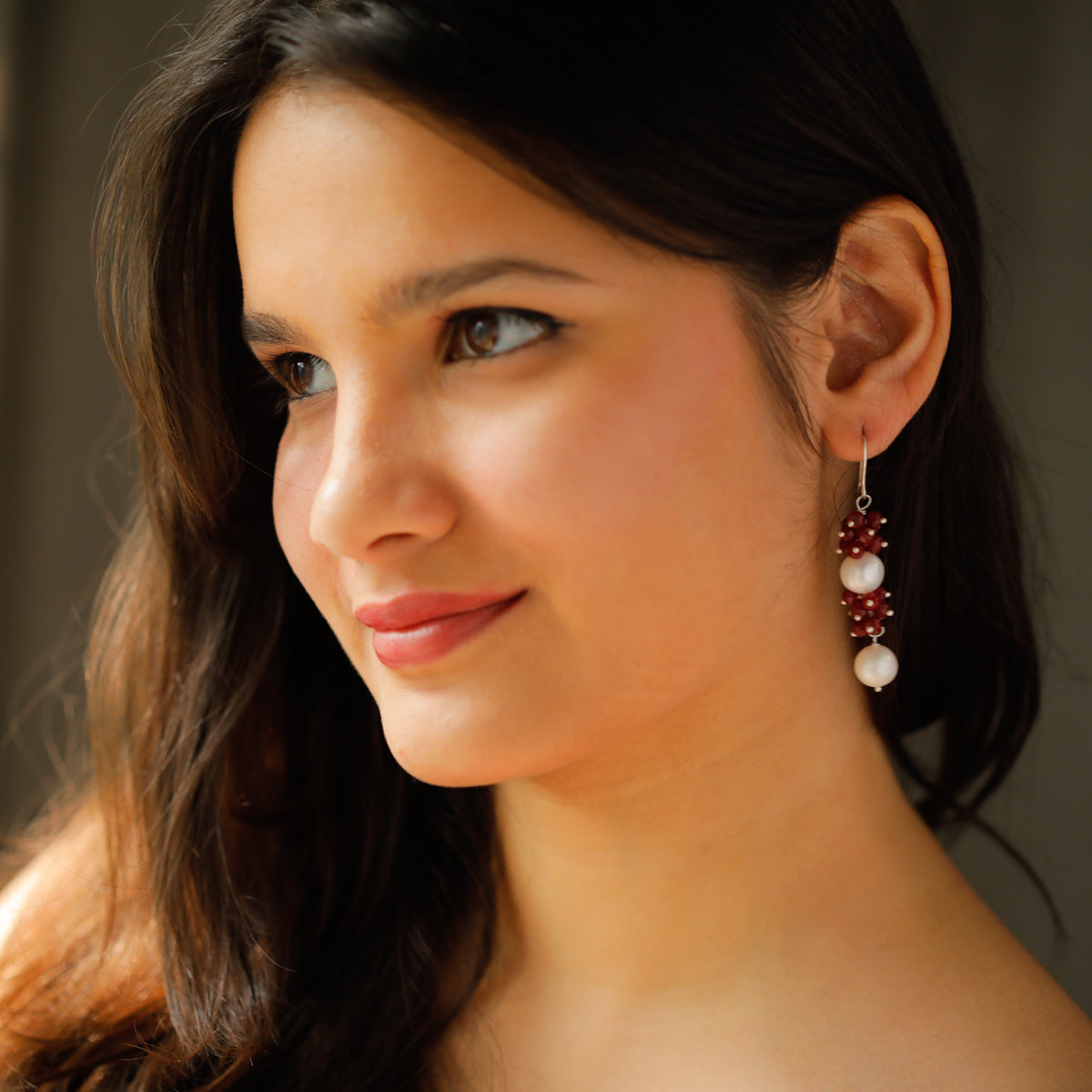 Silver Earring with Garnet and Pearls