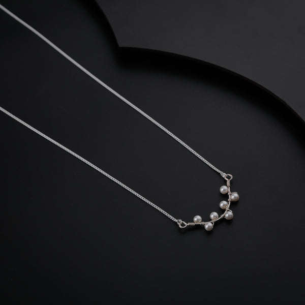 Silver Pearl Motif Chain Necklace