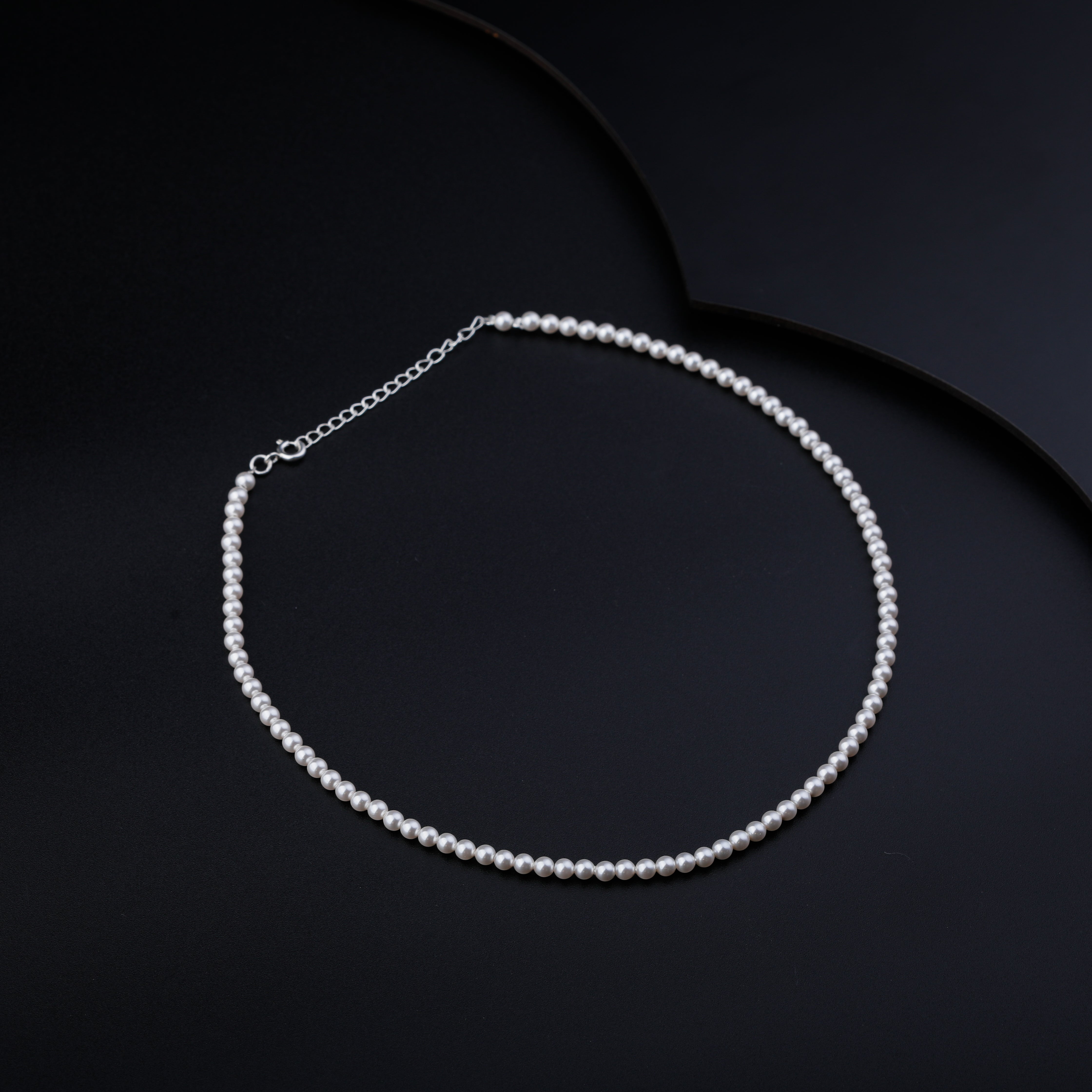 Pearl Beaded Necklace (White Pearls: 4 mm)