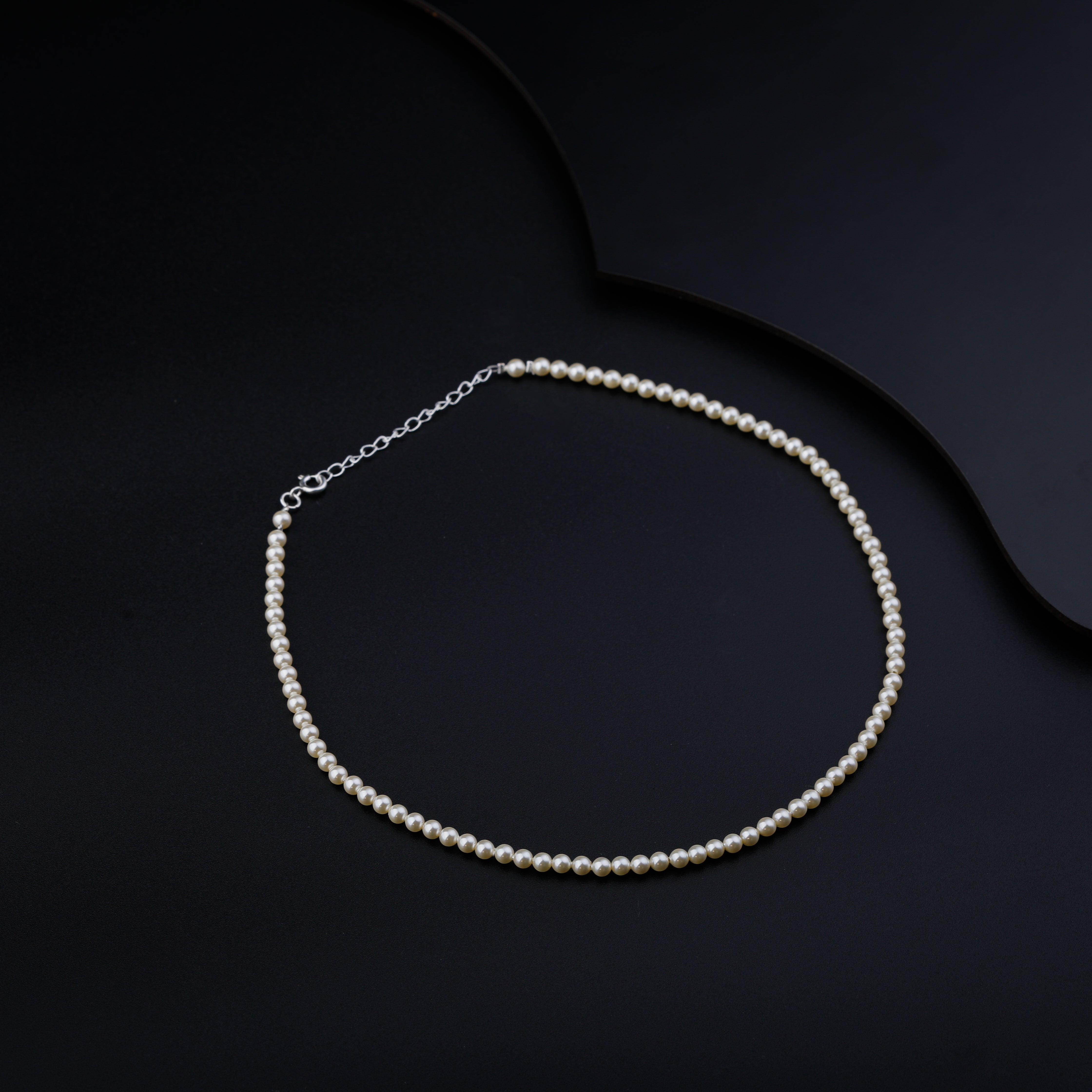 Pearl Beaded Necklace (Cream Pearls: 4 mm)