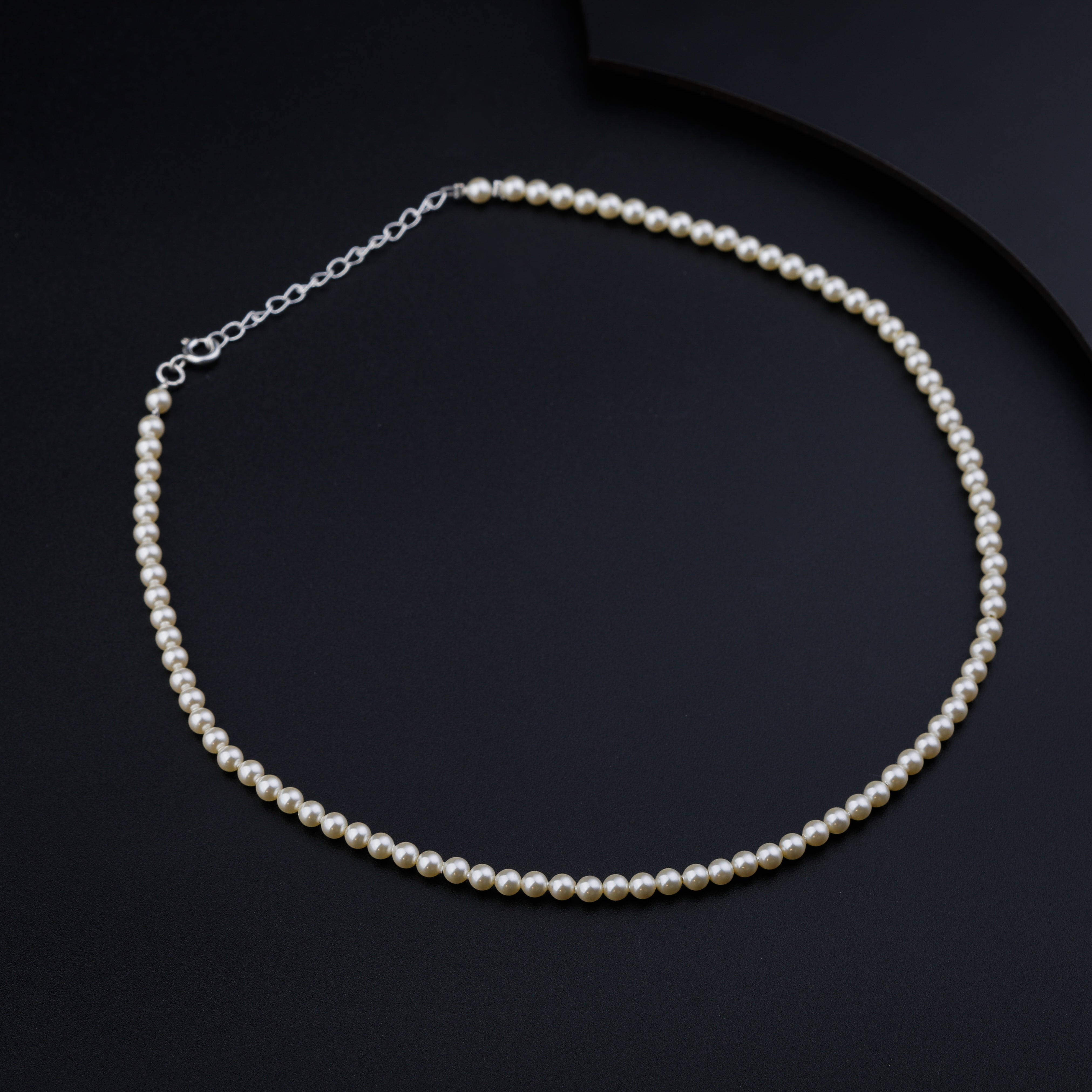 Pearl Beaded Necklace (Cream Pearls: 4 mm)