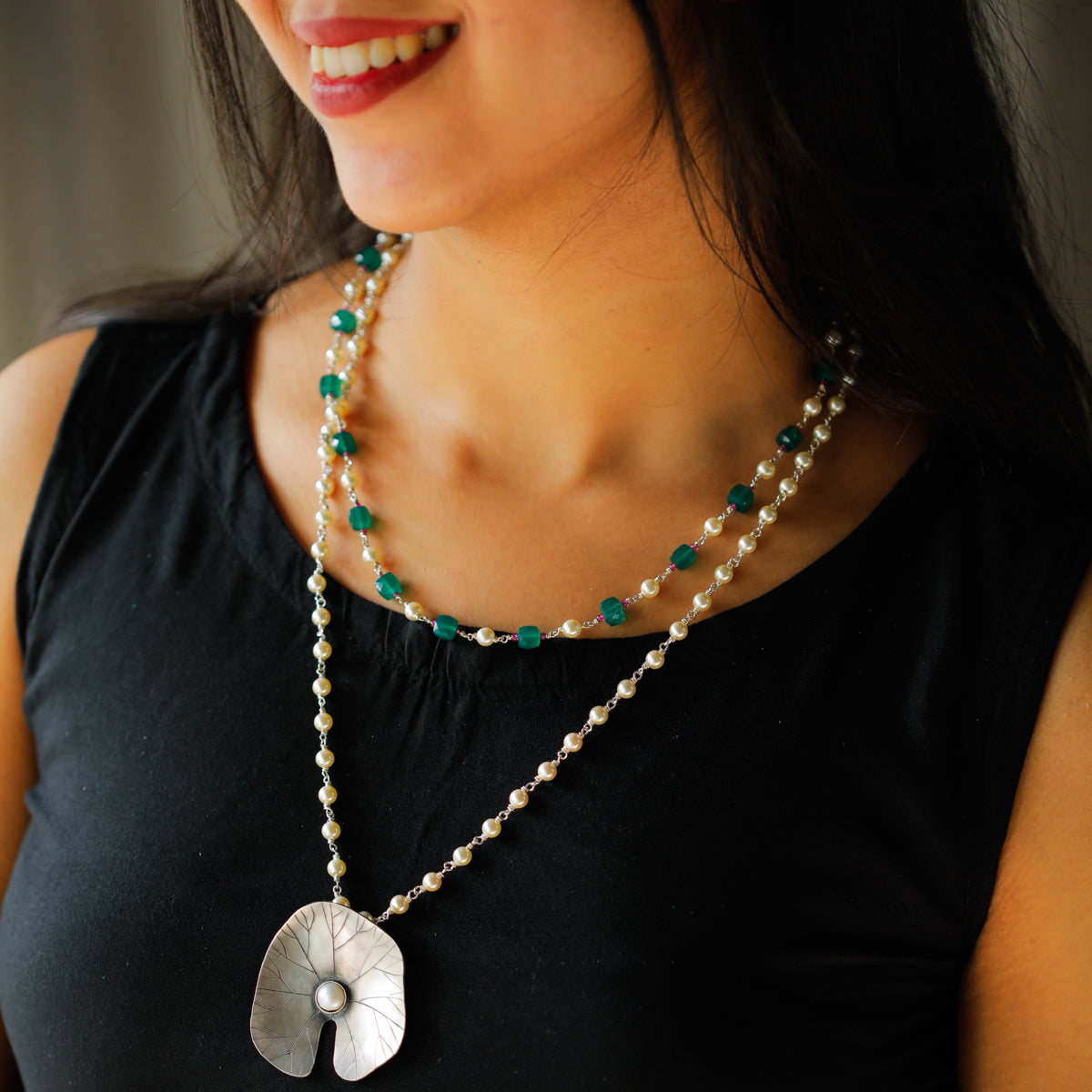 Saroj Parna Semi Precious Stones Necklace with Pearls