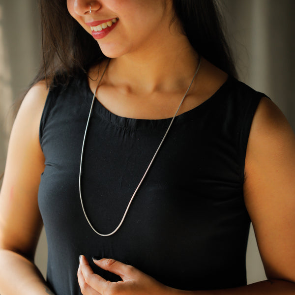 silver chain link detailing in 92.5 sterling silver