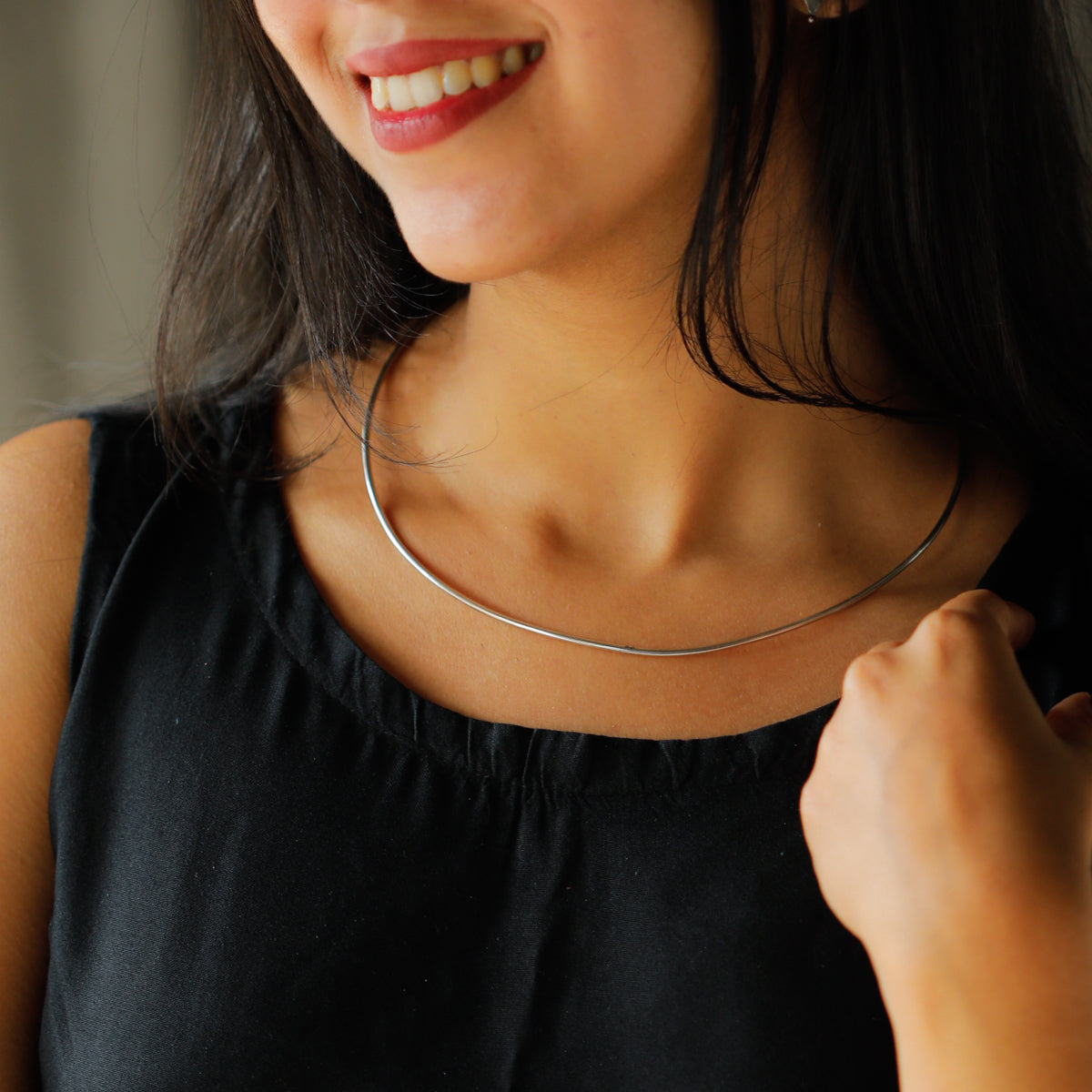 Simple , close to neck , thin hasali necklace