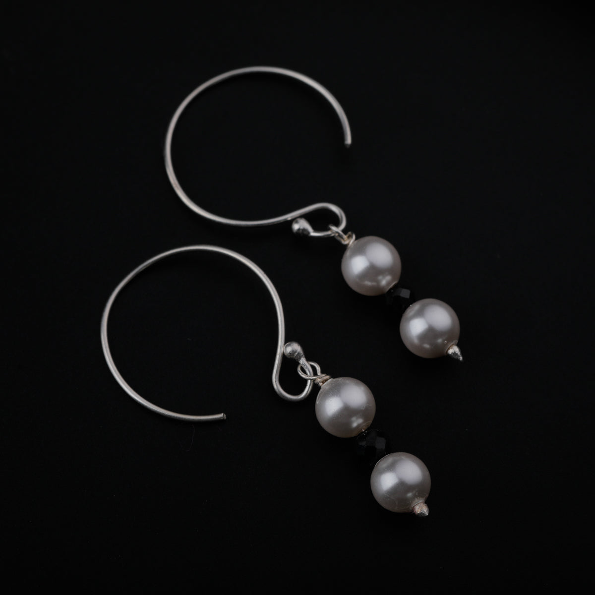 Silver Pearl Earring with Black Spinel