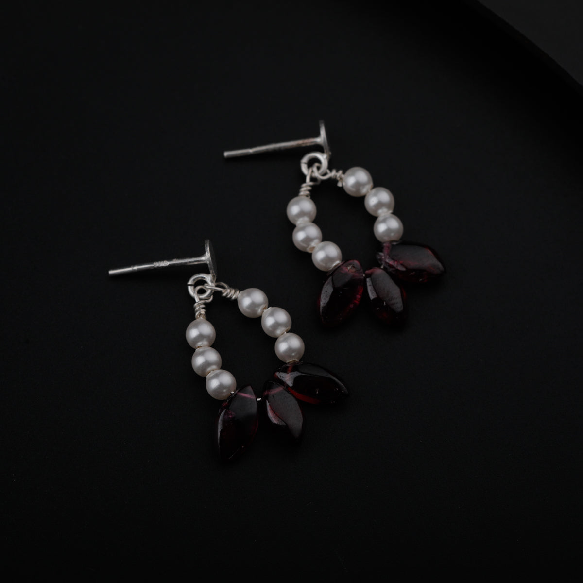 Silver Earring with Garnet and Pearls