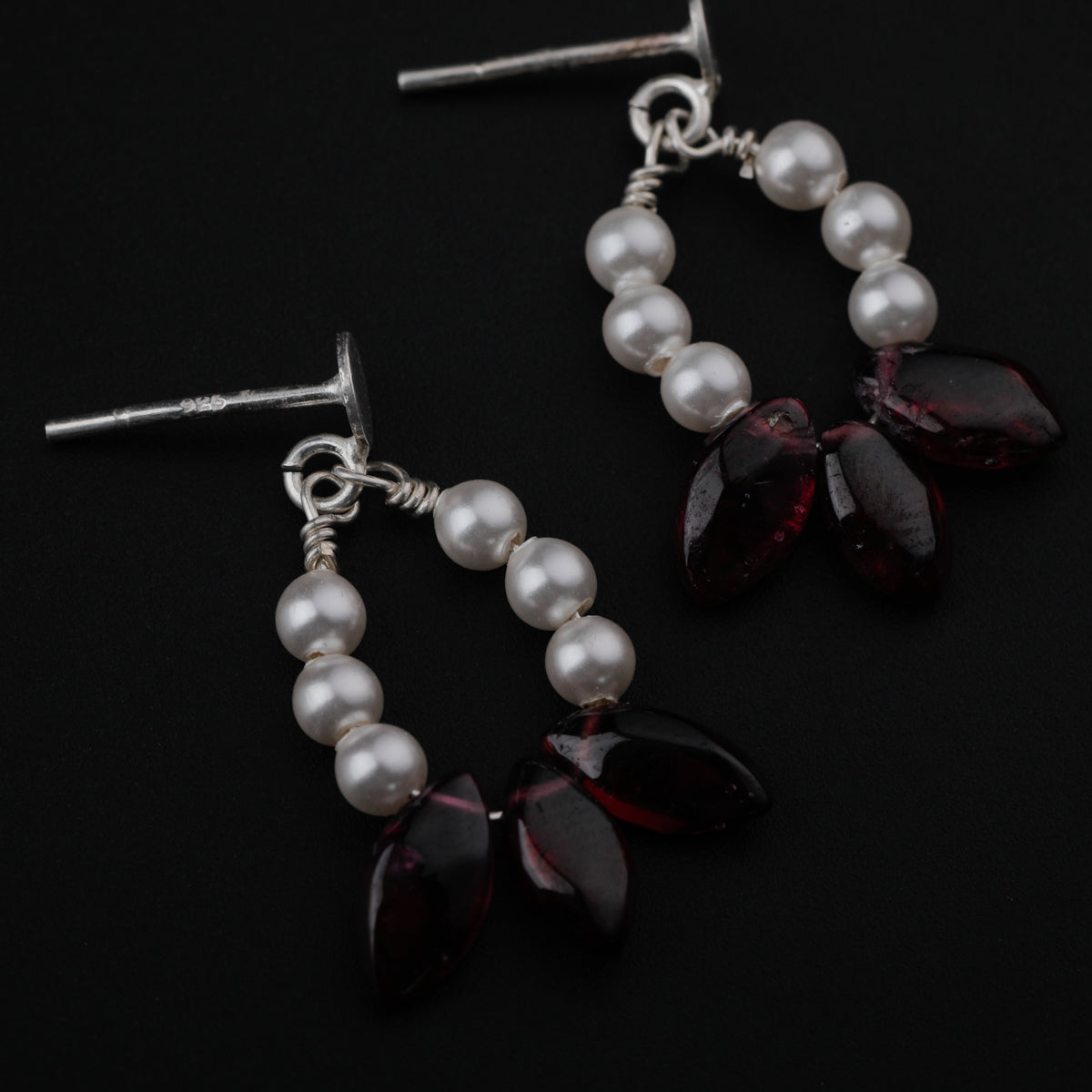 Silver Earring with Garnet and Pearls