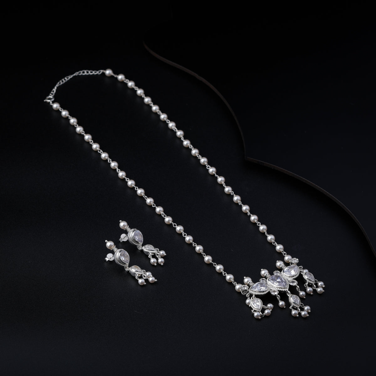 Silver Tanmani Set with Crystals and Pearls