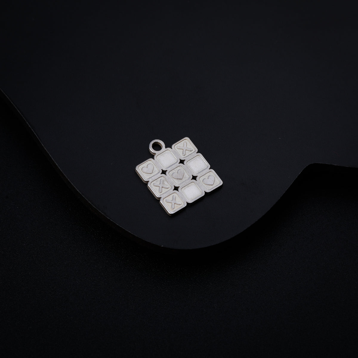 Silver Charm: Tic-tac-toe (Small)