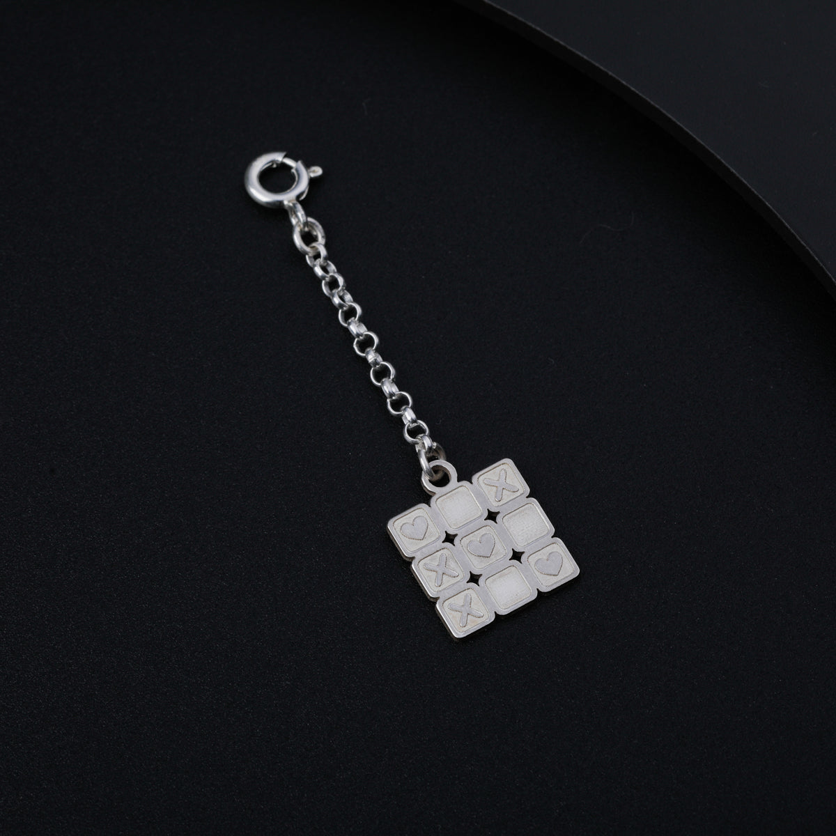 Silver Charm: Tic-tac-toe (Small)