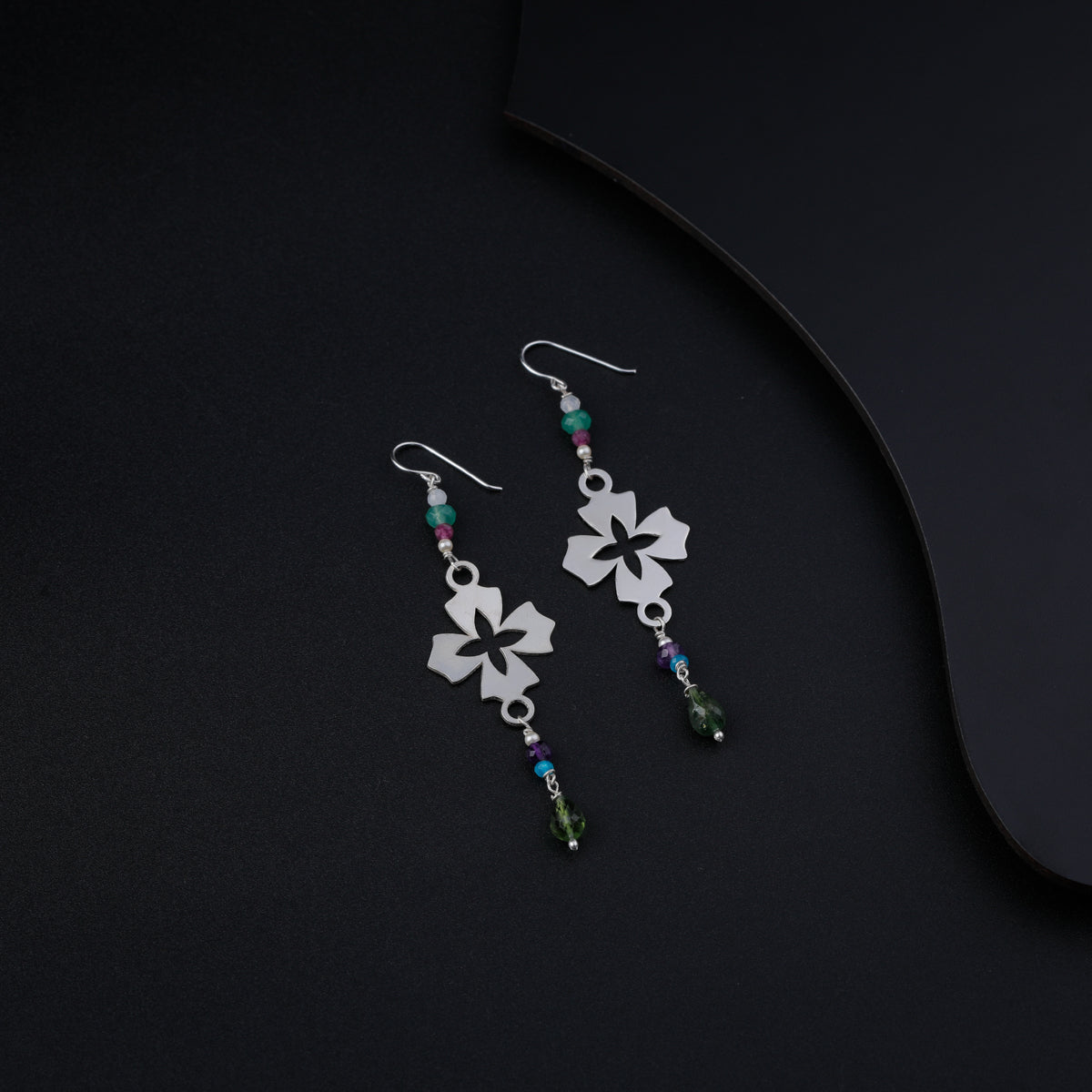 Silver Filigree Dangler Earring with Multicolor Stones