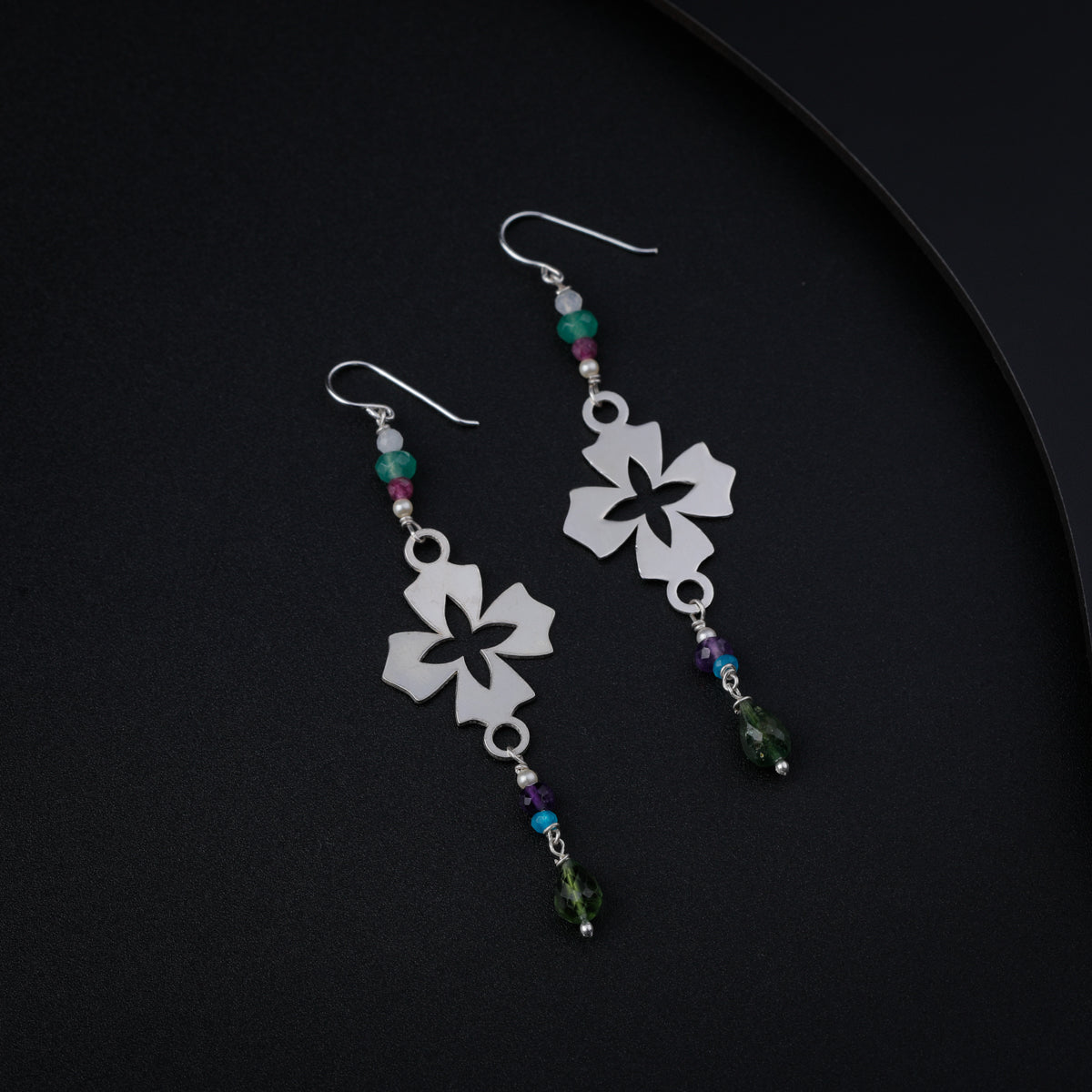 Silver Filigree Dangler Earring with Multicolor Stones