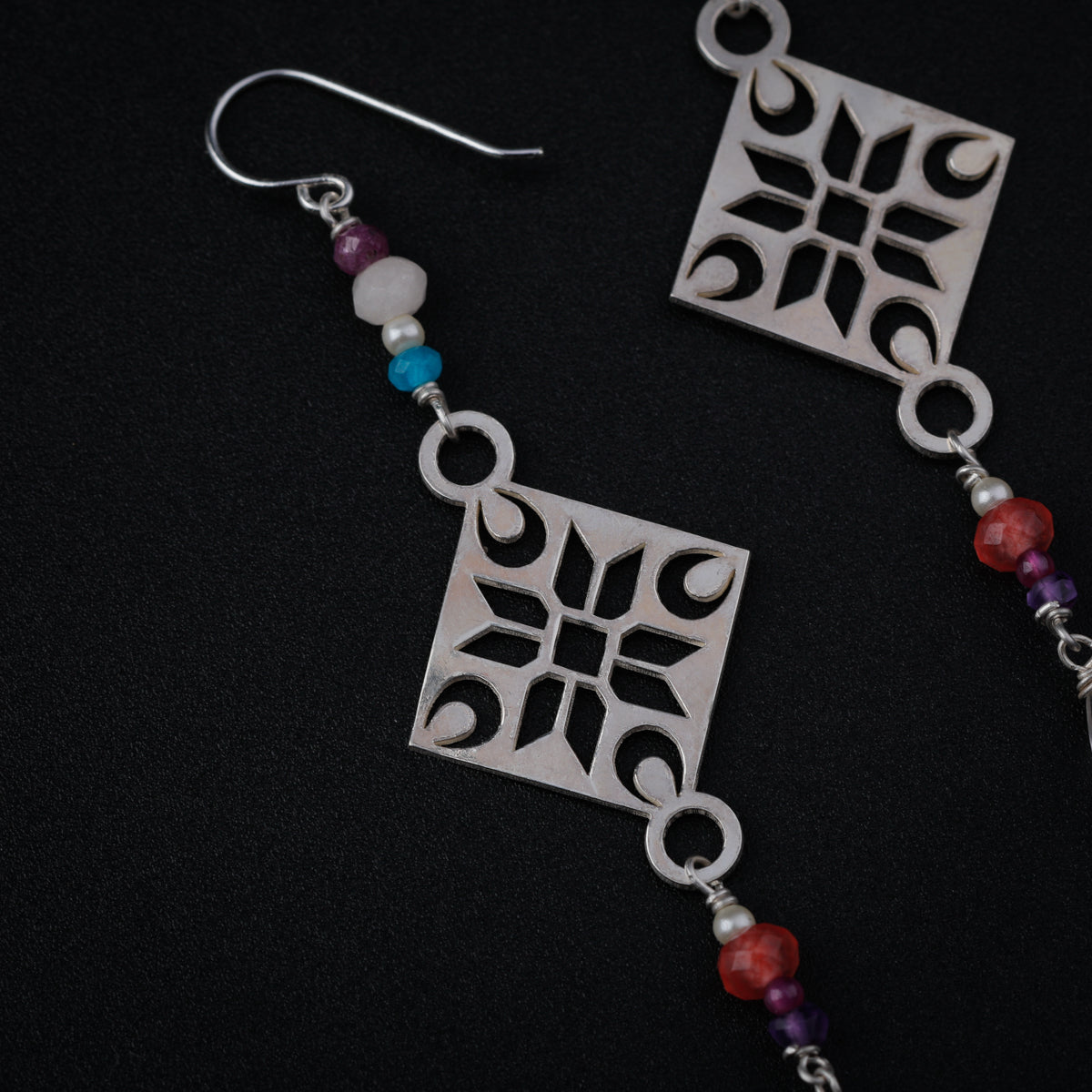 Silver Filigree Dangler Earring with Multicolor Stones