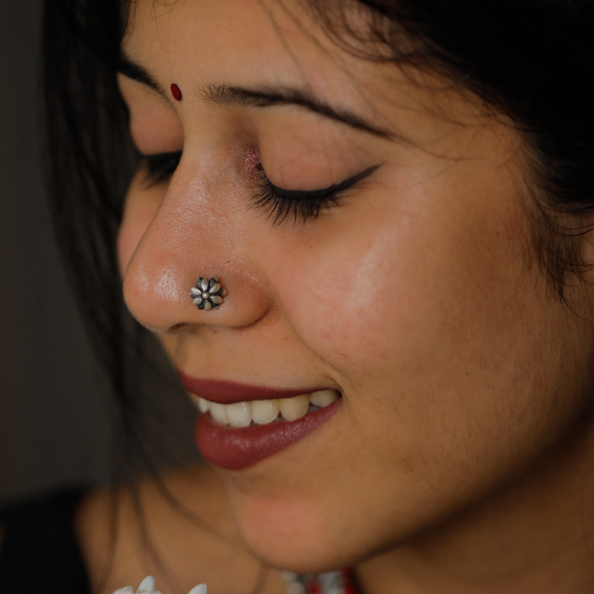 Shevanti Nose pin (Pierced)