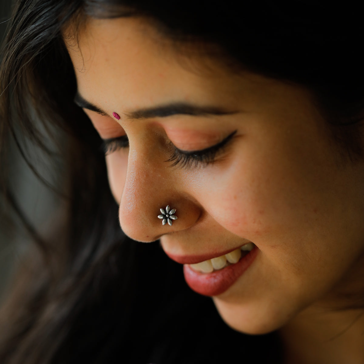 Silver Tiny Flower Nose Pin