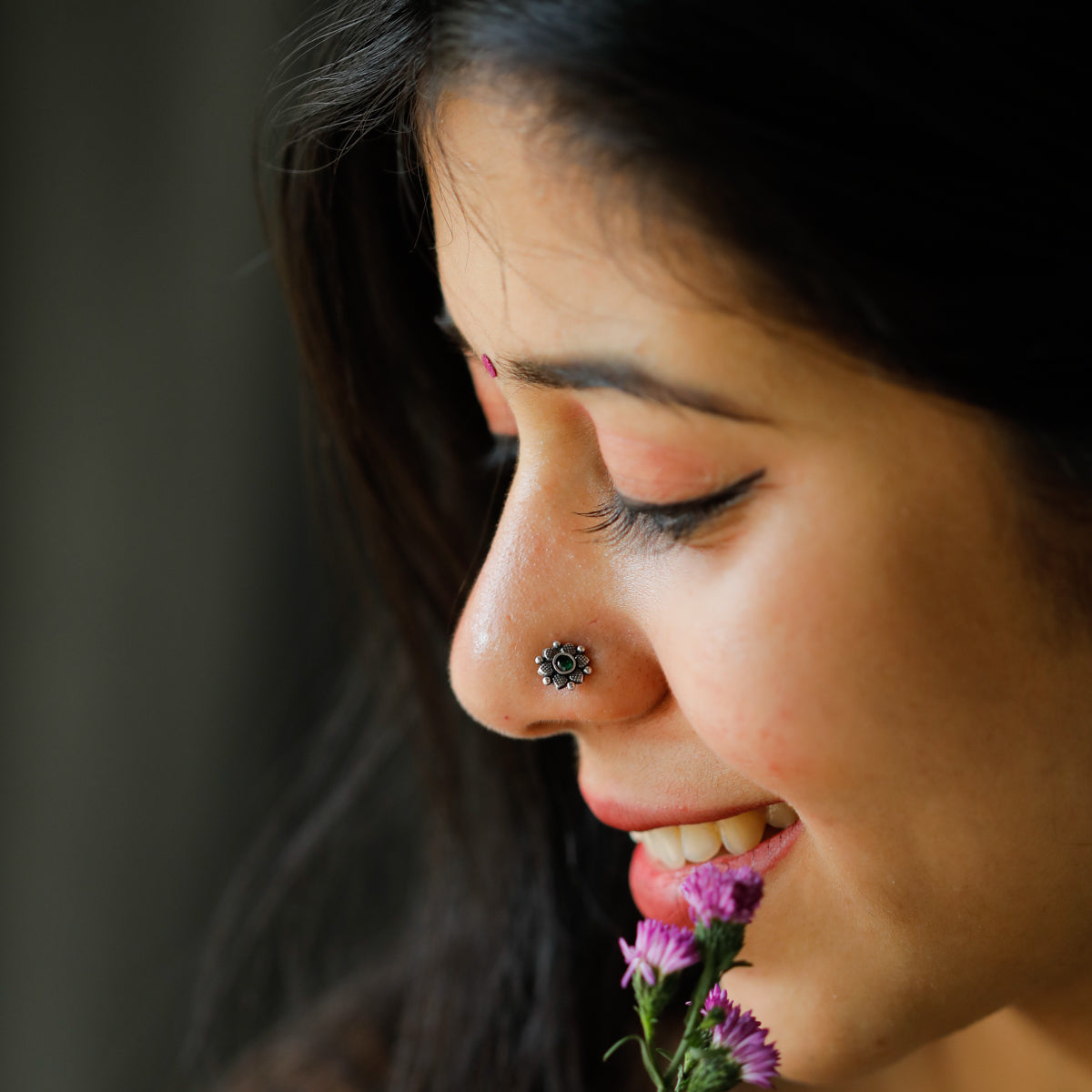 Silver Nose pin with Green Stone