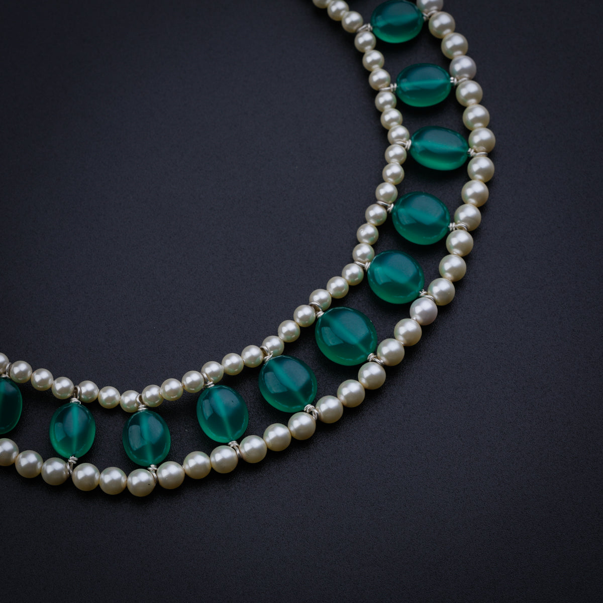 Green Onyx and Cream Pearl Choker