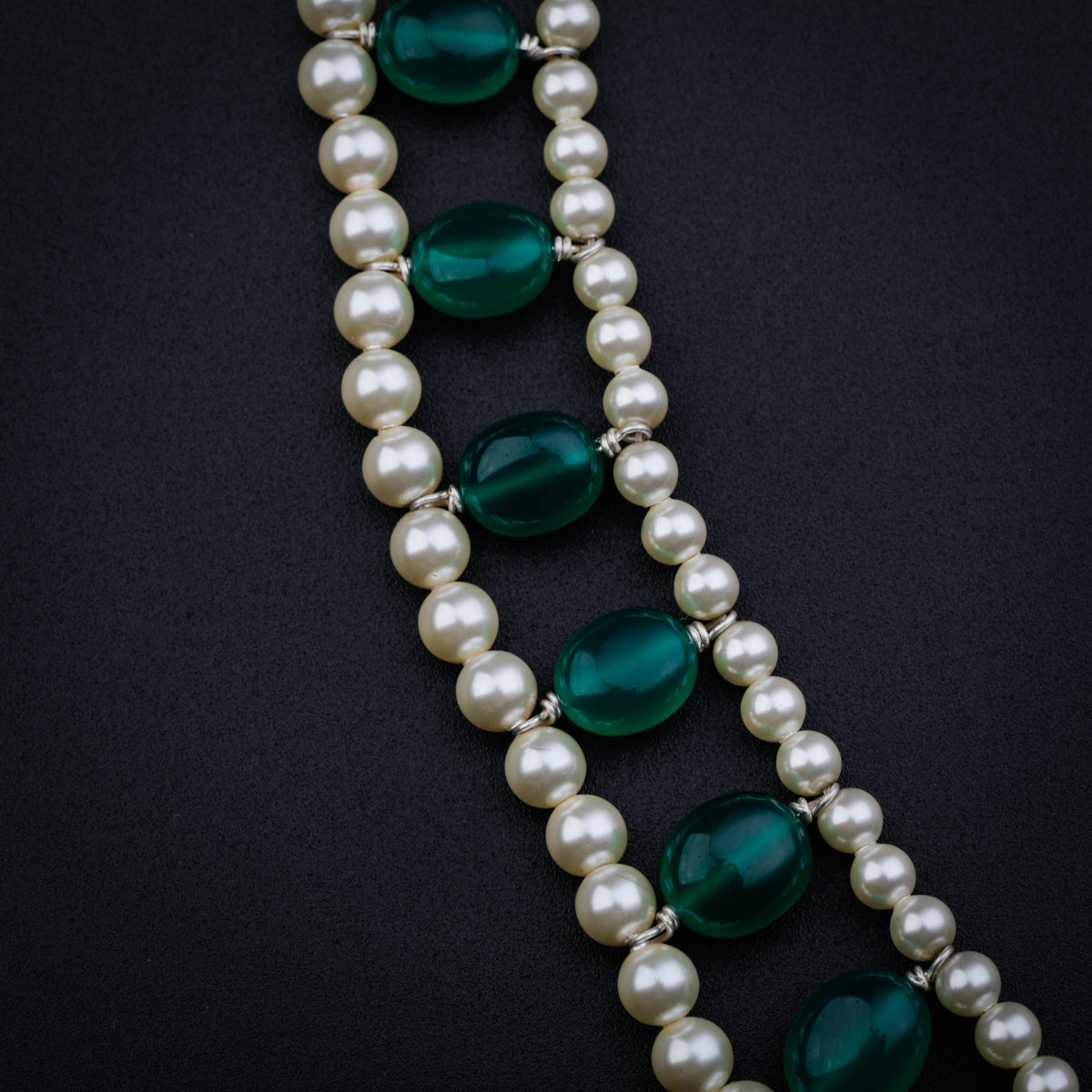 Green Onyx and Cream Pearl Choker