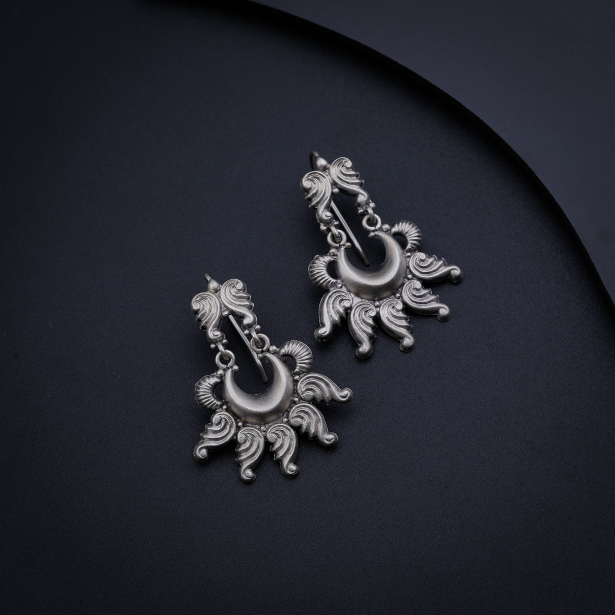 Chandra shankha earring