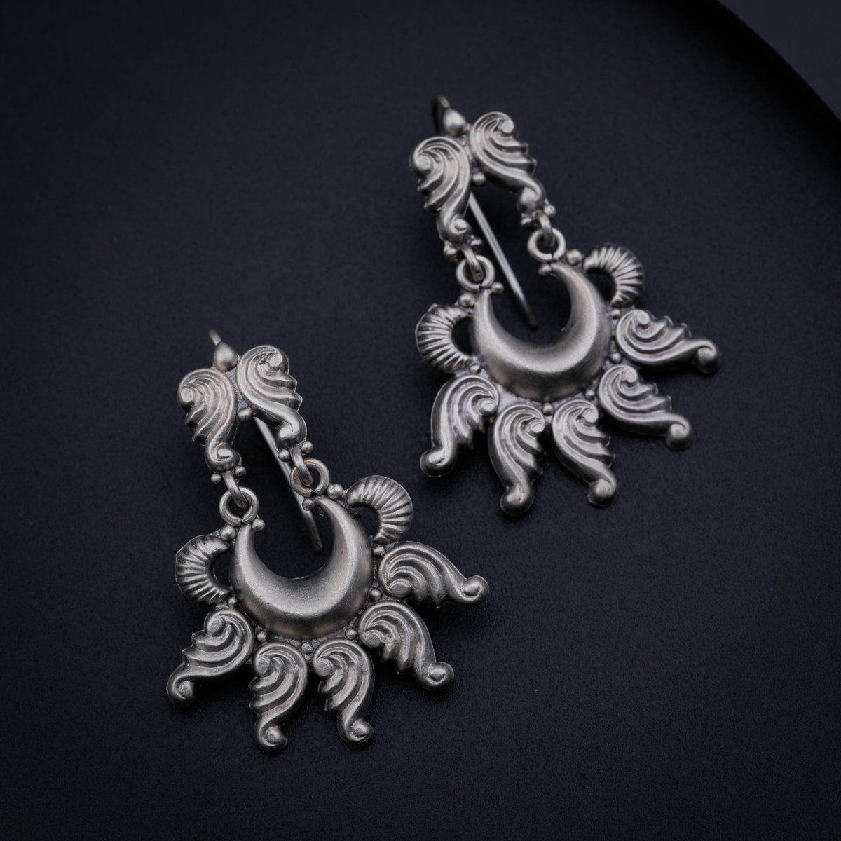 Chandra shankha earring