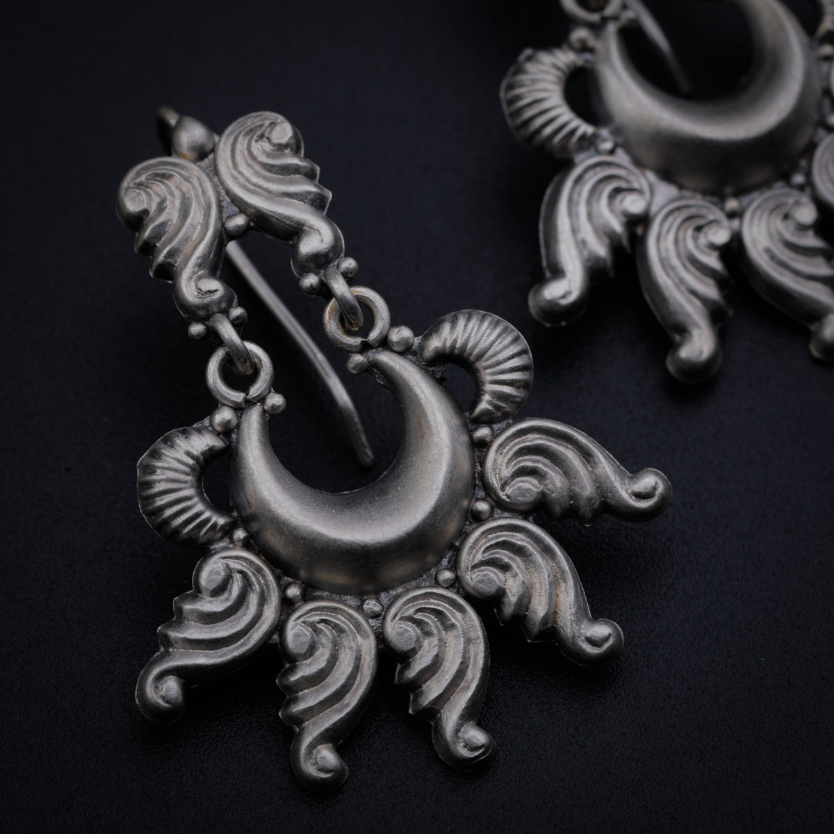 Chandra shankha earring