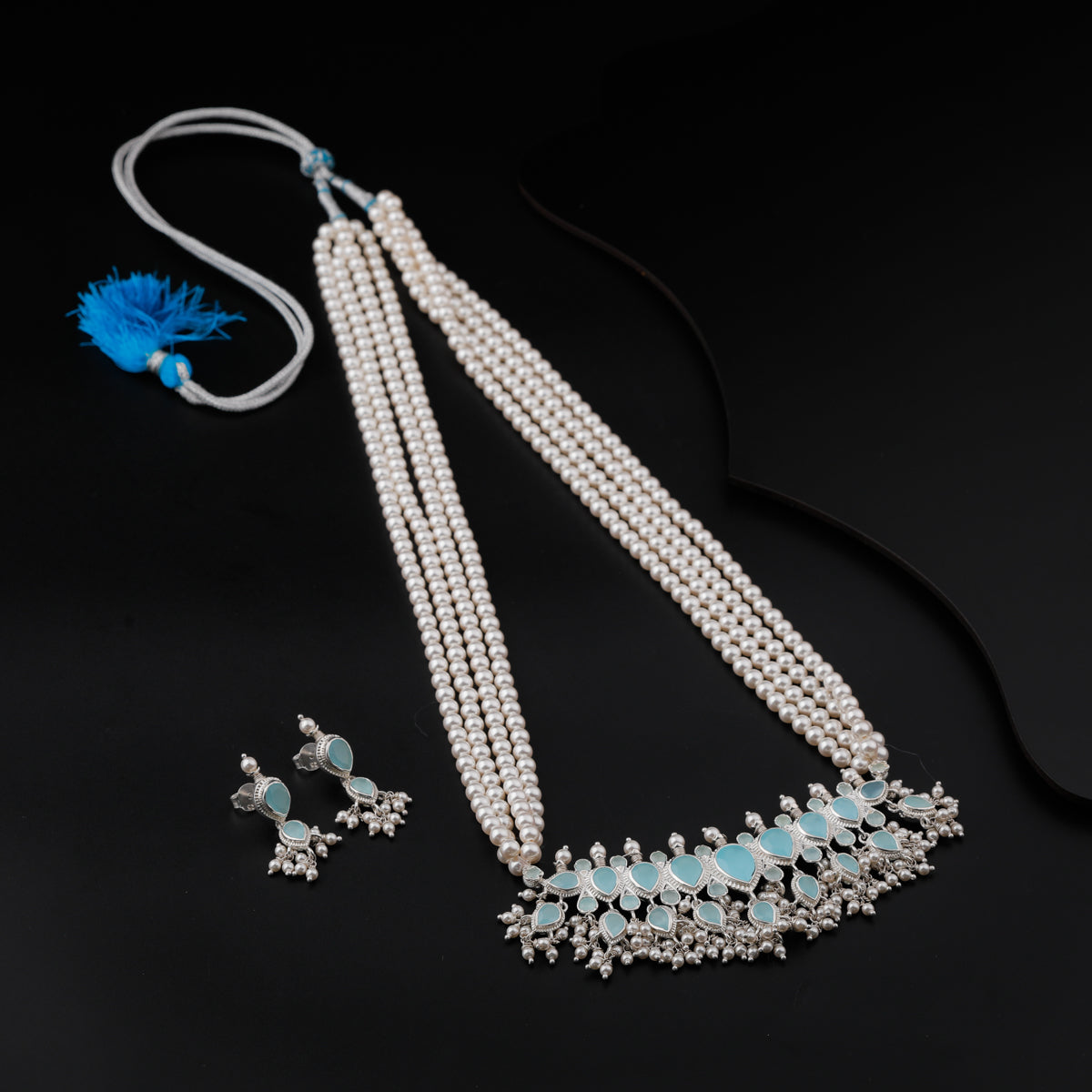 Tanmani Set with Chalcedony and Pearls