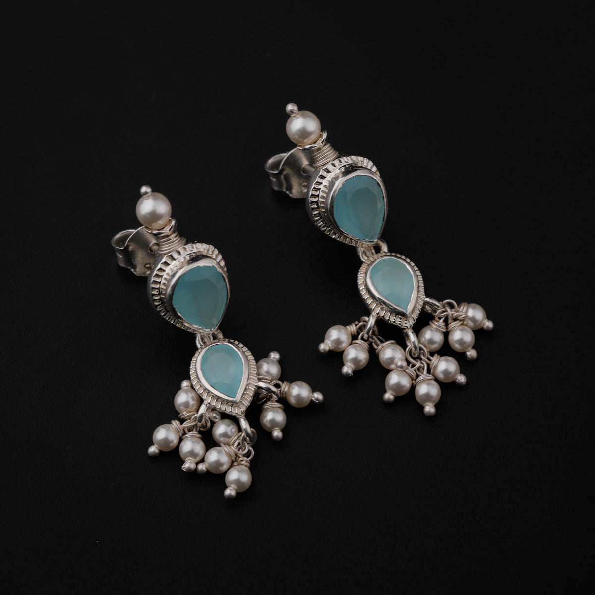 Tanmani Set with Chalcedony and Pearls