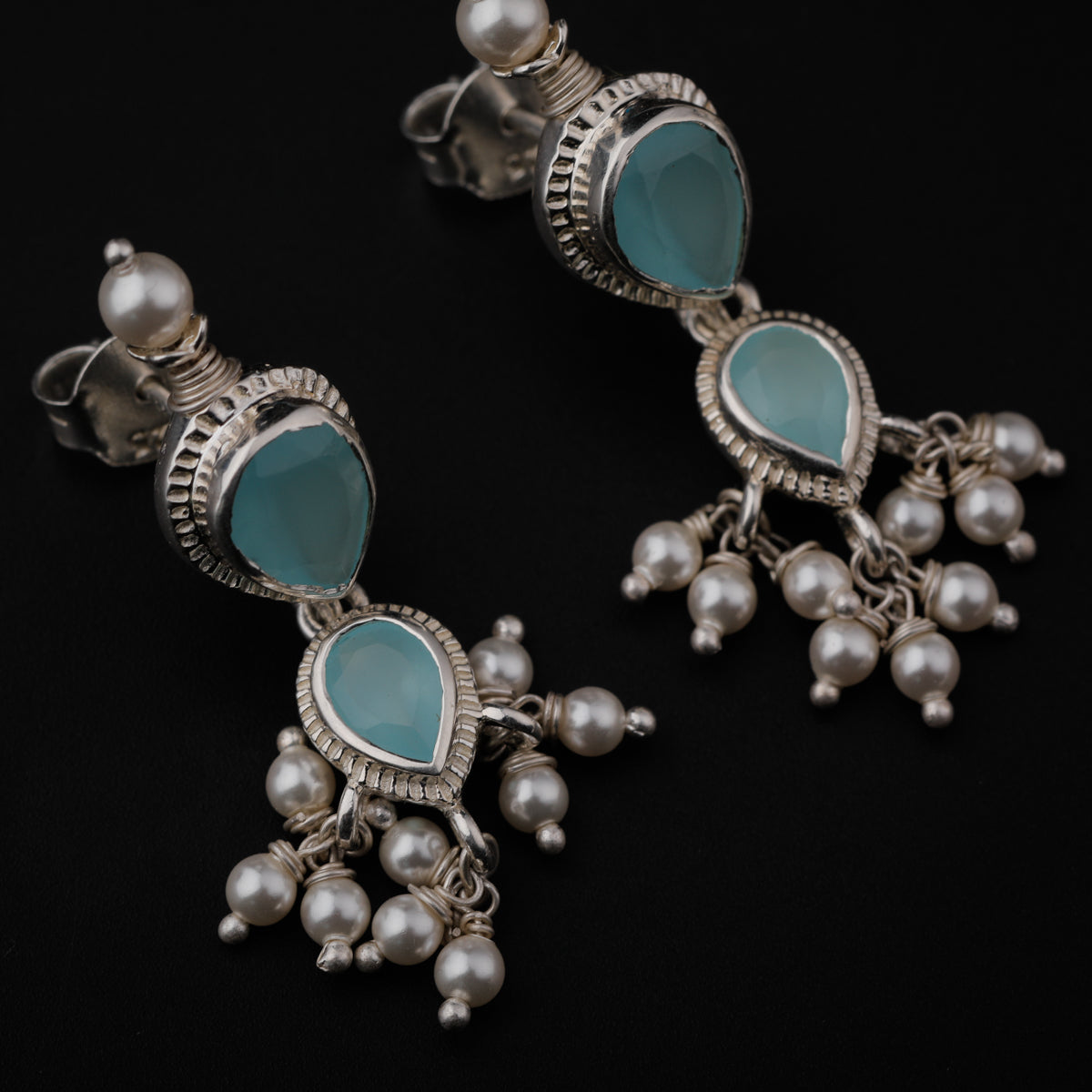 Tanmani Set with Chalcedony and Pearls