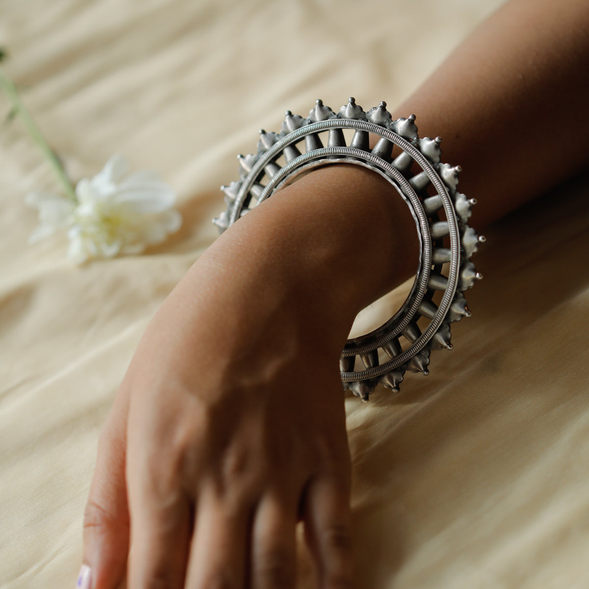 Timeless treasure : Antique Silver Bangle (single)