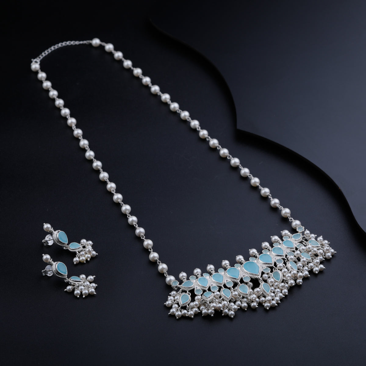 Chalcedony and Pearls Tanmani Set