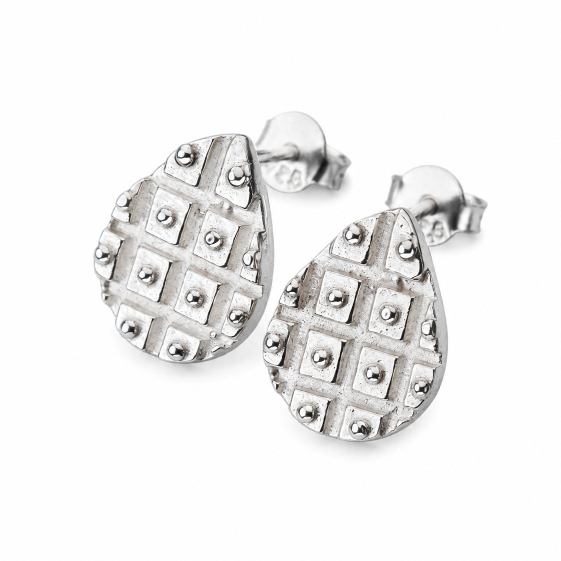 Silver Saaj Motif Earring: नारळ (Naral)
