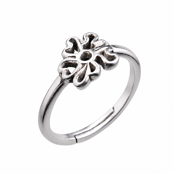 Tiny Flower Ring