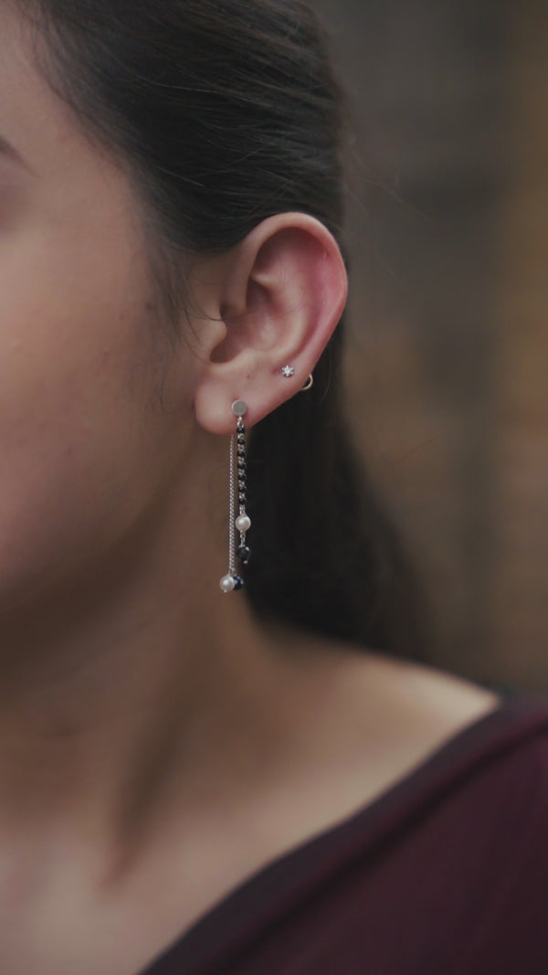Silver Three Layer Chain Earring with Pearl and Black Spinel