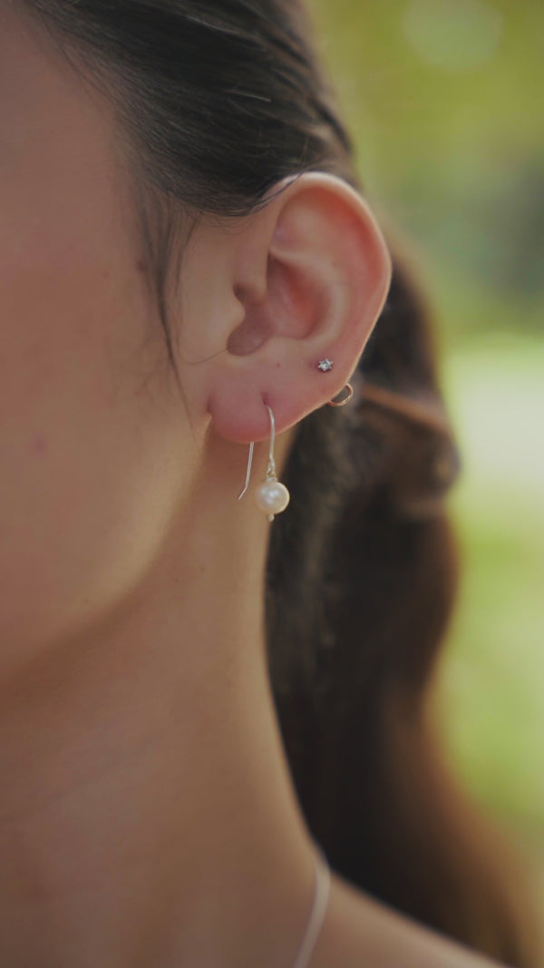 Single Pearl Earring | 92.5 Silver