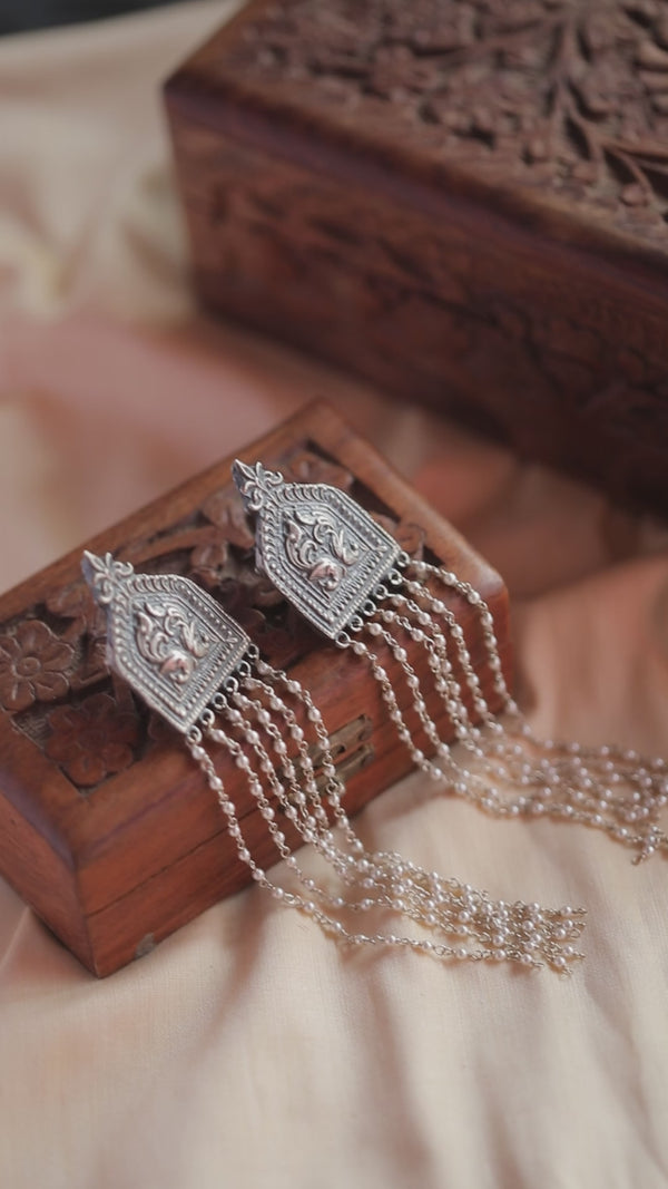 Bageecha "No Strings Attached" Earring