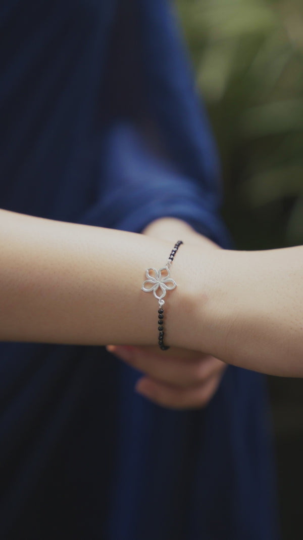 Sadafuli (Periwinkle) Mangalsutra Bracelet