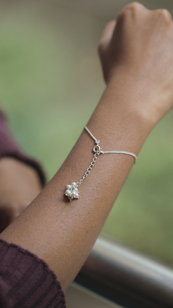 Pearl Chain Bracelet with Pearl Bunch