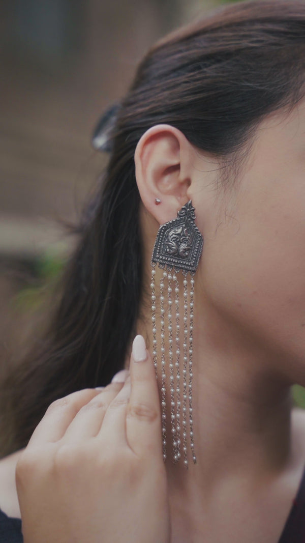 Bageecha "No Strings Attached" Earring